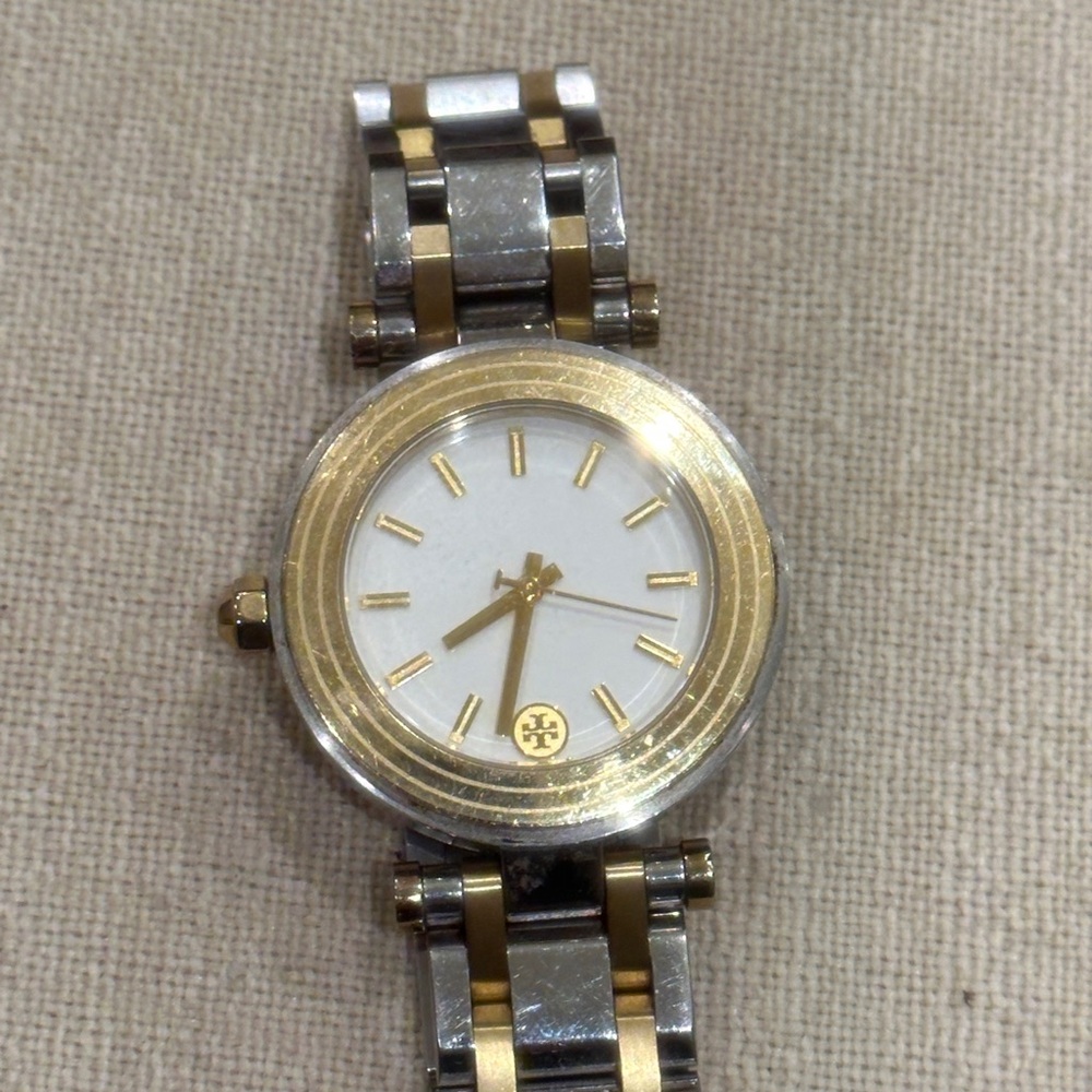 Tory Burch Women's Classic T Watch - Picture 5 of 6